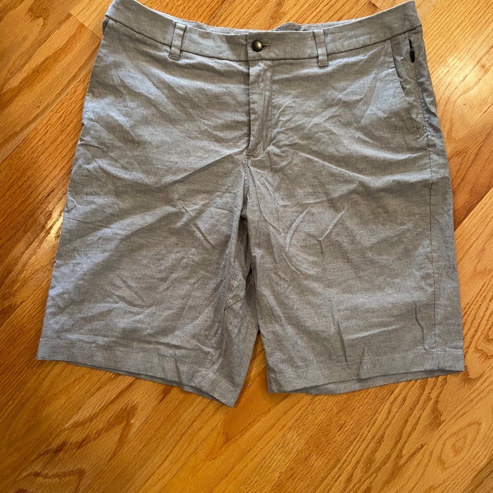 Lululemon men’s gray shorts size 36